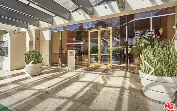 Los Angeles, CA 90012,121 S Hope ST #102