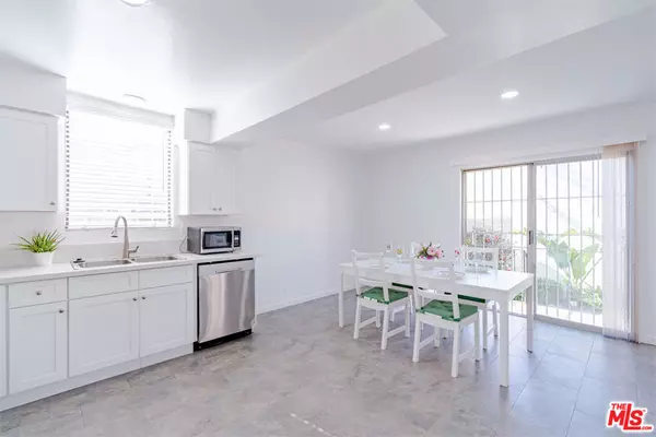 Los Angeles, CA 90035,1017 S BEDFORD ST #2