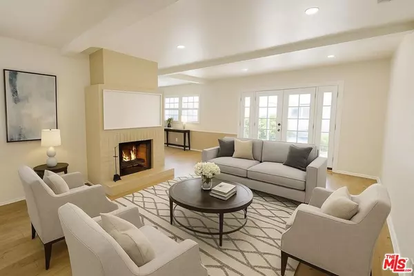 7465 N Forbes AVE, Lake Balboa, CA 91406