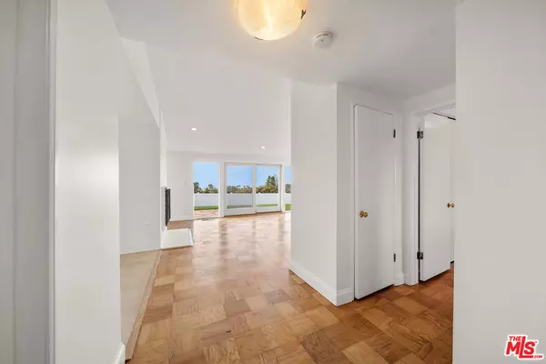 Rancho Palos Verdes, CA 90275,27041 Whitestone RD