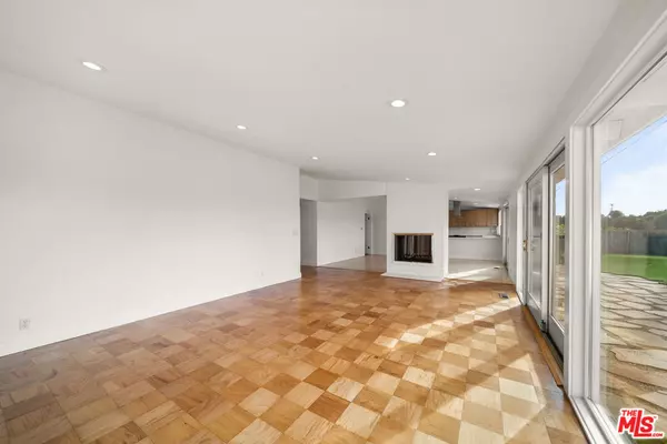 Rancho Palos Verdes, CA 90275,27041 Whitestone RD