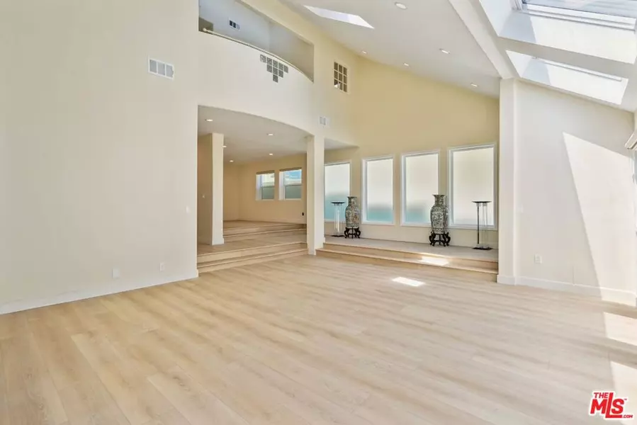 5131 Campo RD, Woodland Hills, CA 91364