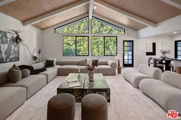 Sherman Oaks, CA 91423,14011 Magnolia BLVD