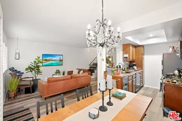 18560 Vanowen ST #15, Reseda, CA 91335