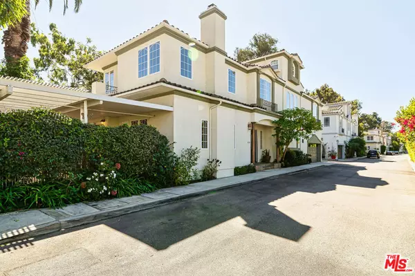 Marina Del Rey, CA 90292,1008 Harbor Crossing LN