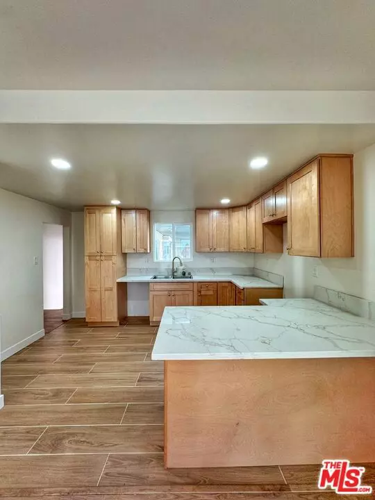 Inglewood, CA 90301,619 Elm AVE