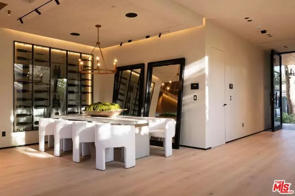 Sherman Oaks, CA 91423,13229 Hesby ST