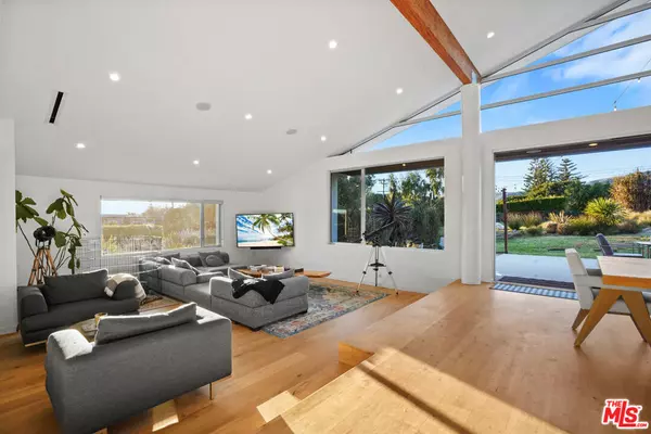 Malibu, CA 90265,30479 Morning View DR