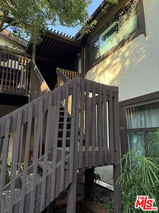 Sherman Oaks, CA 91403,15457 Moorpark ST #6