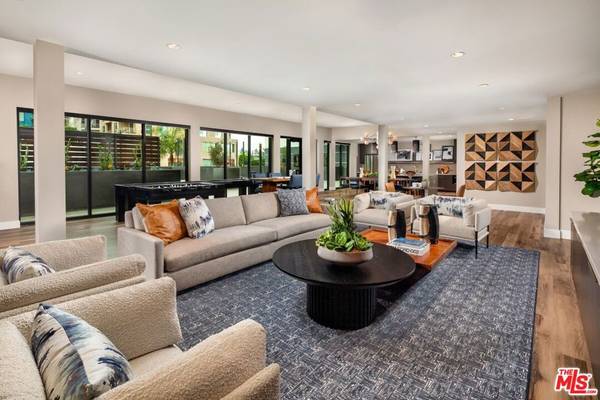 Inglewood, CA 90301,201 N La Brea AVE #604