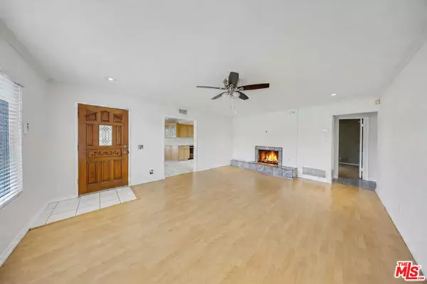 Glendora, CA 91740,320 E Woodcroft AVE