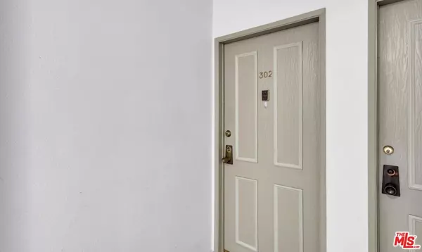 Culver City, CA 90230,5845 Doverwood DR #302