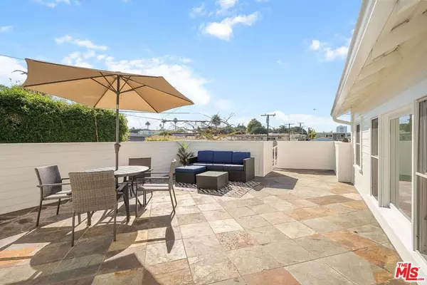 Santa Monica, CA 90405,2716 6th ST