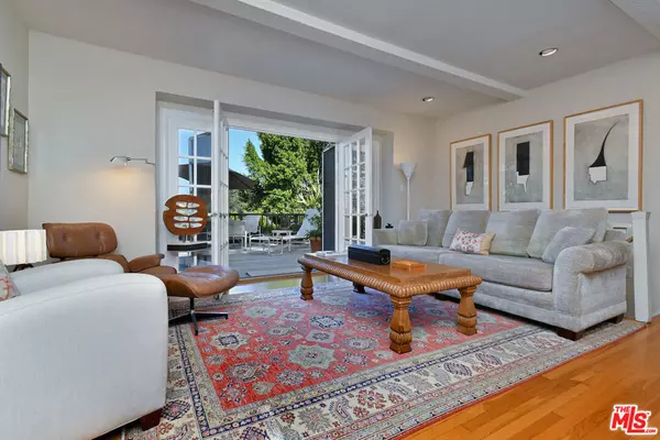 Sherman Oaks, CA 91403,15213 Del Gado DR