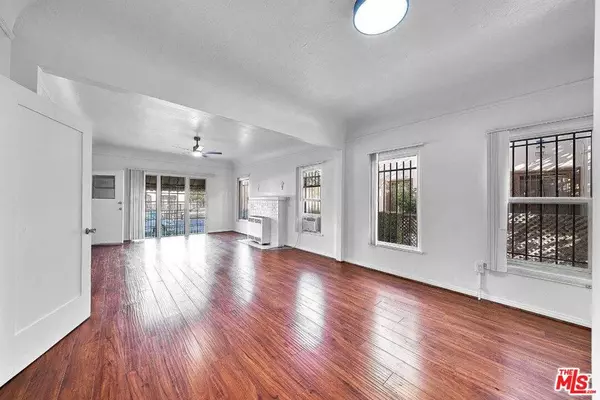 Los Angeles, CA 90019,1414 S Bronson AVE