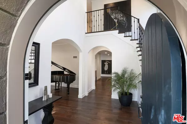 Los Angeles, CA 90004,501 N Cahuenga BLVD