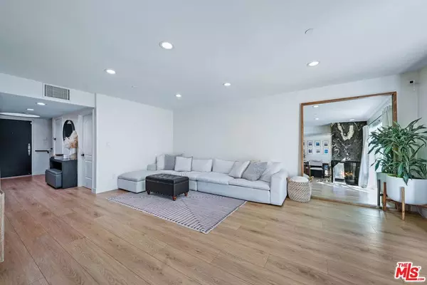 West Hollywood, CA 90048,123 S Clark DR #104