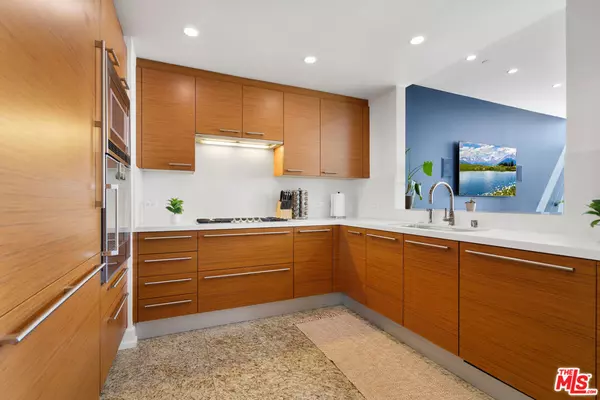 900 W Olympic BLVD #32G, Los Angeles, CA 90015