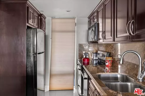 Marina Del Rey, CA 90292,4267 Marina City DR #412