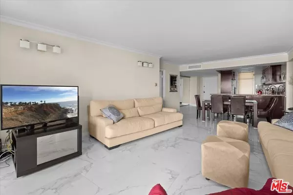 Marina Del Rey, CA 90292,4267 Marina City DR #412