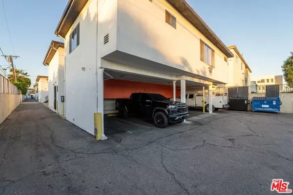 Panorama City, CA 91402,14924 Roscoe BLVD