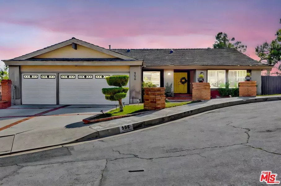 906 Whitehaven TER, Glendale, CA 91207