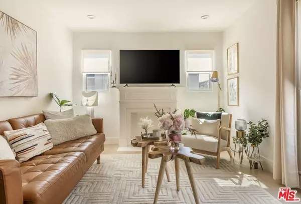 Los Angeles, CA 90004,4616 Rosewood AVE