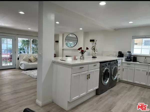 Winnetka, CA 91306,19700 Blythe ST