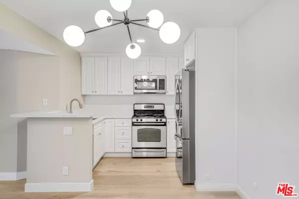 Playa Del Rey, CA 90293,8300 Manitoba ST #221