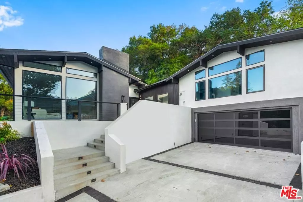 Sherman Oaks, CA 91403,3873 Royal Woods DR