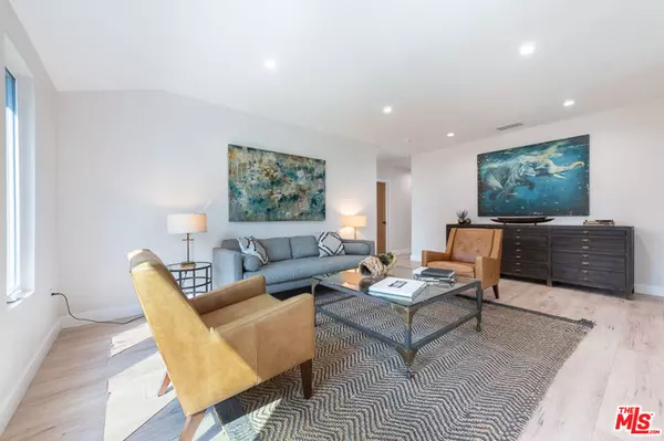 North Hollywood, CA 91601,5808 Irvine AVE