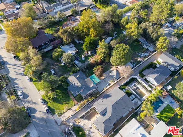 Reseda, CA 91335,19043 Keswick ST