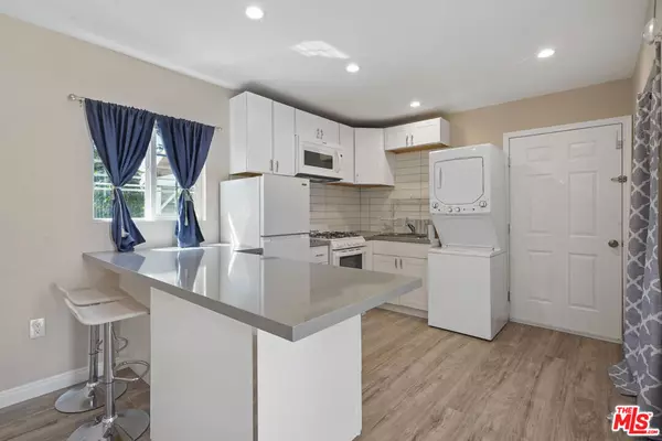 Canoga Park, CA 91303,22012 Covello