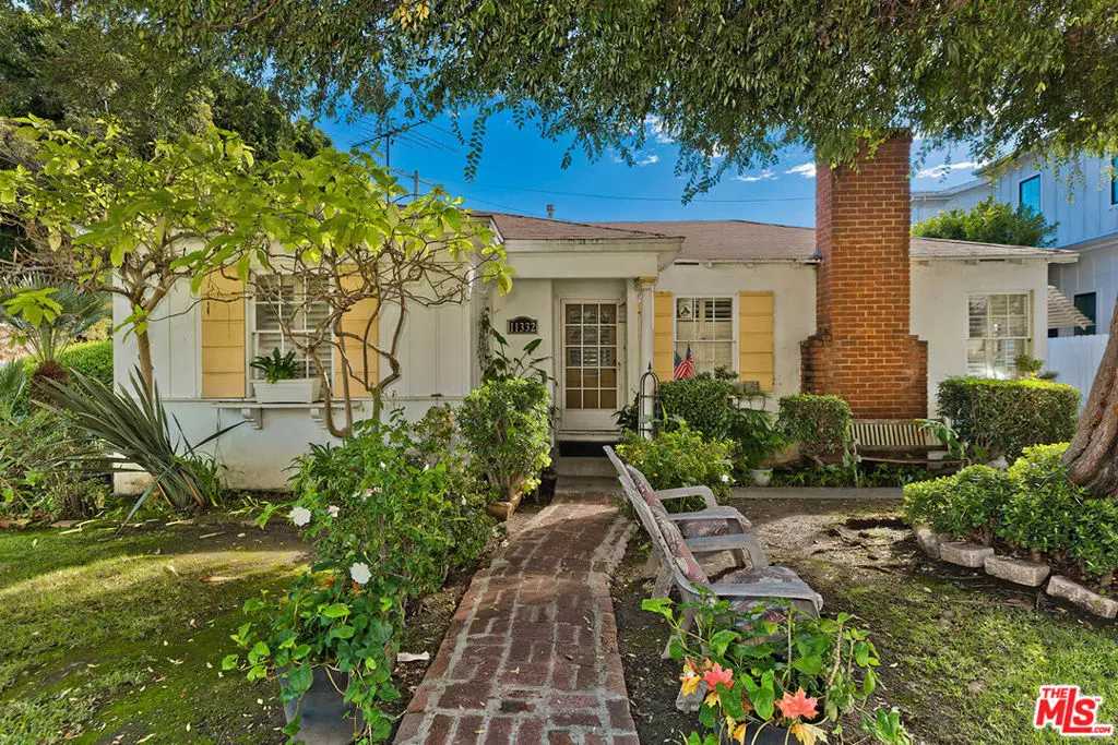 Los Angeles, CA 90049,11332 Chenault ST