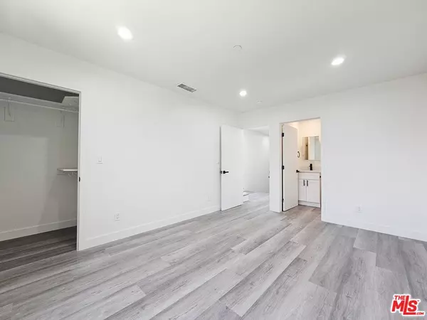 Los Angeles, CA 90037,4112 1/2 S Normandie AVE