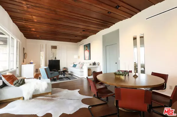 Los Angeles, CA 90026,1811 Edgecliffe DR