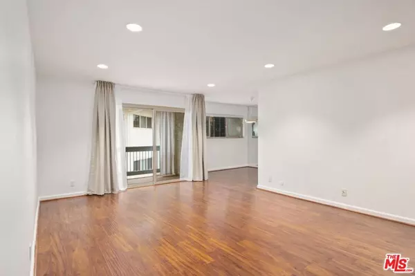 Calabasas, CA 91302,4732 Park Granada #224