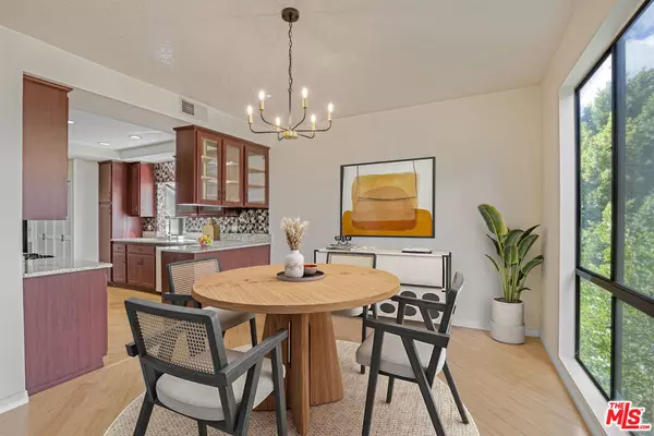 Sherman Oaks, CA 91423,13331 Moorpark ST #233