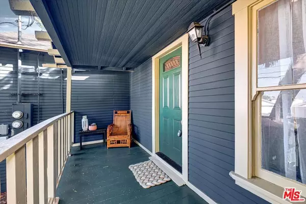 Los Angeles, CA 90039,2100 Whitmore AVE