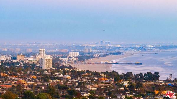 Pacific Palisades, CA 90272,906 Glenhaven DR