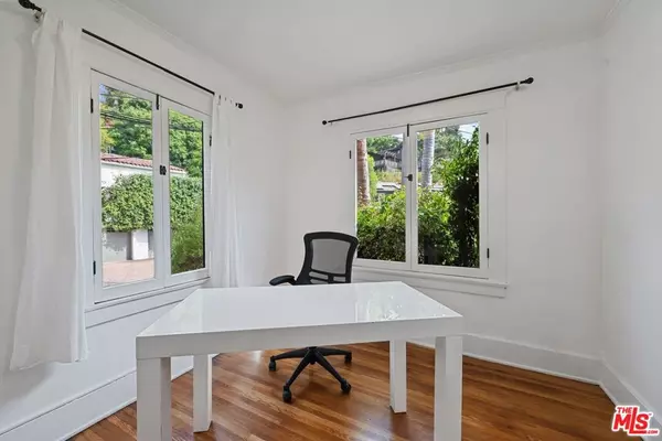 Los Angeles, CA 90068,2001 Pinehurst RD #2