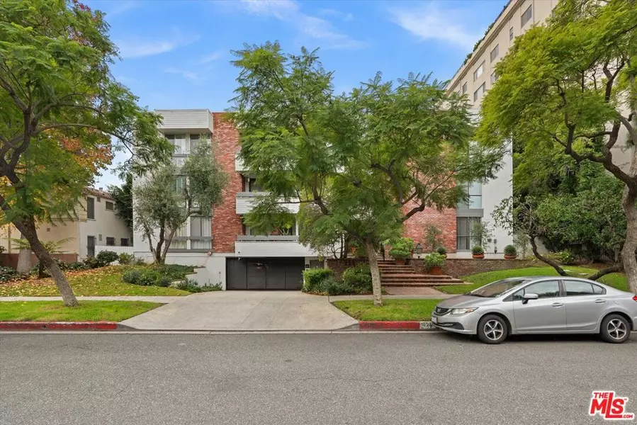 429 N Oakhurst DR #203, Beverly Hills, CA 90210