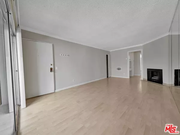 Santa Monica, CA 90401,1538 11th ST #4