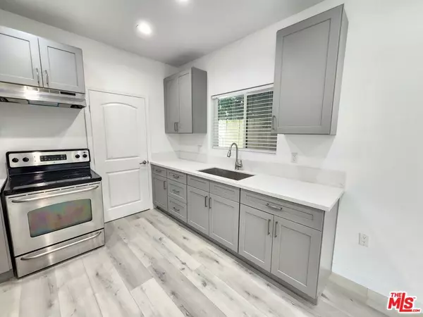 Granada Hills, CA 91344,11618 Balboa BLVD