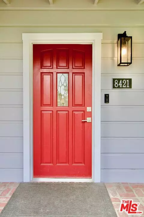 Northridge, CA 91325,8421 Darby AVE