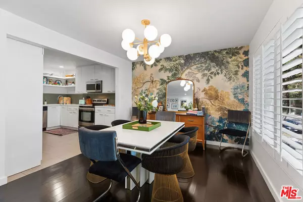 Beverly Hills, CA 90211,165 N Swall DR #201