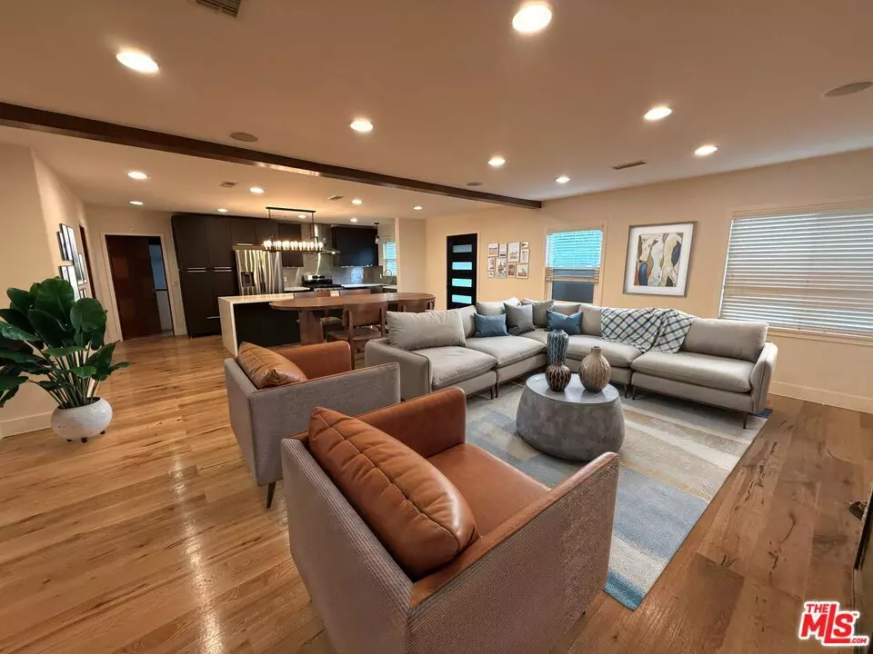 Van Nuys, CA 91411,5757 Vesper AVE