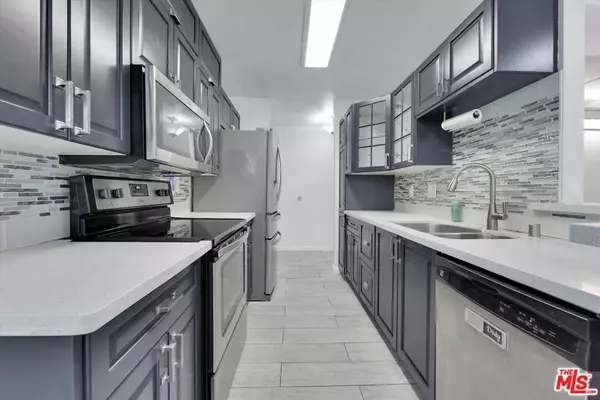 West Hollywood, CA 90069,8535 W West Knoll DR #111