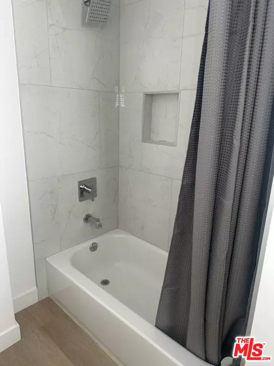 Beverly Hills, CA 90211,228 S Doheny DR #6