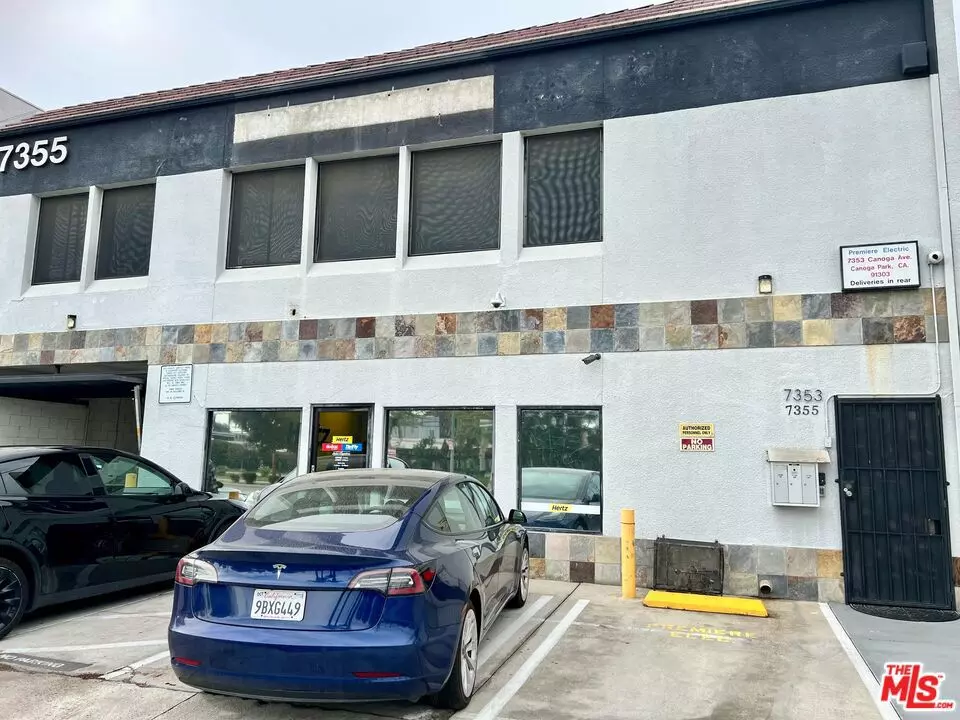 Los Angeles, CA 91303,7353 Canoga AVE